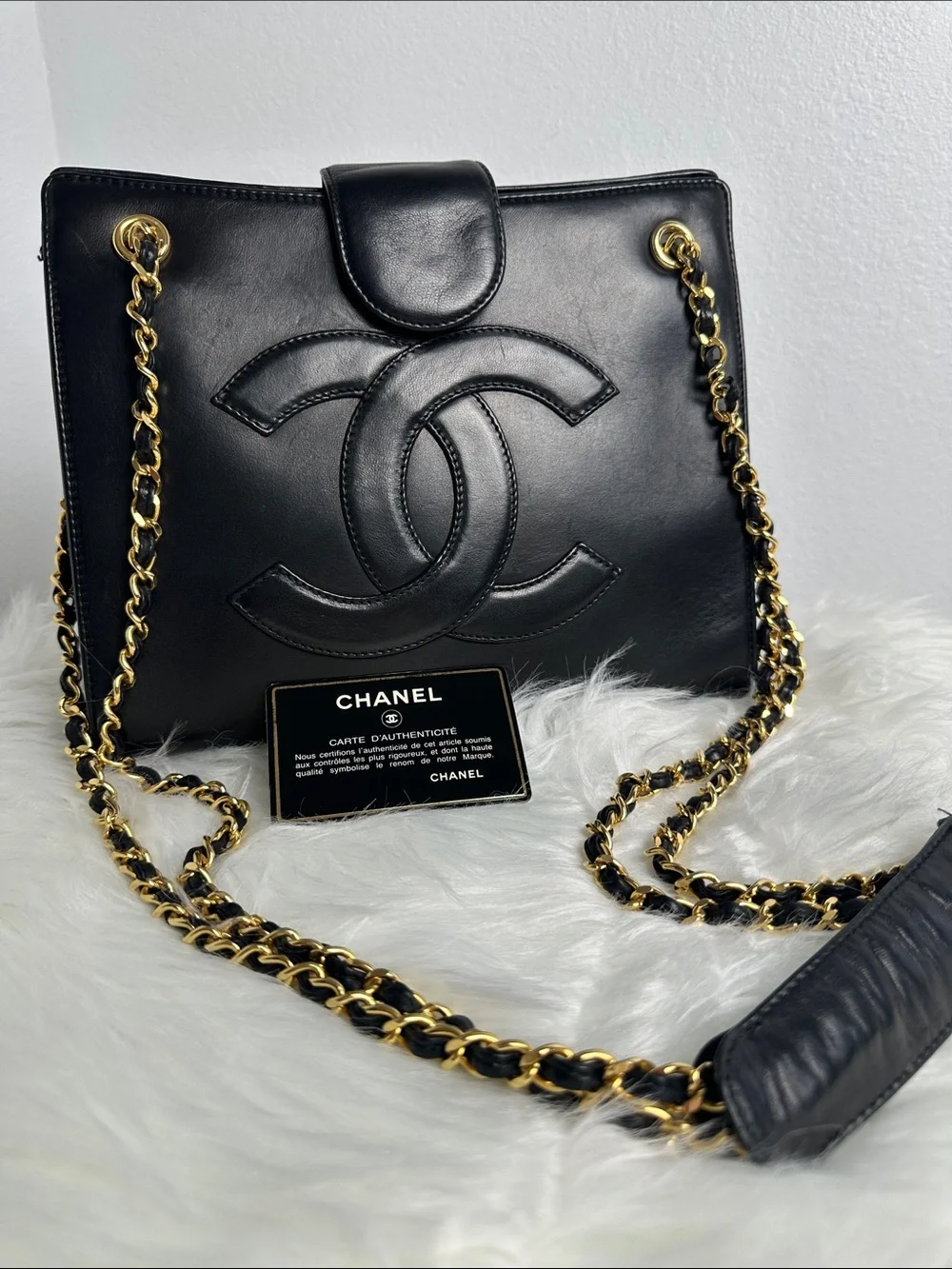 💯Authentic CHANEL Black Lambskin Shoulder Bag with Gold Chain Strap🍀